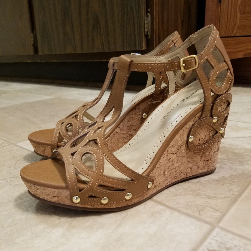 Adrienne Vittadini cinthian cream cork wedges